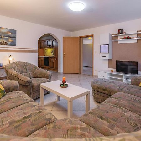 3 Bedroom Awesome Apartment In Pavicini 外观 照片