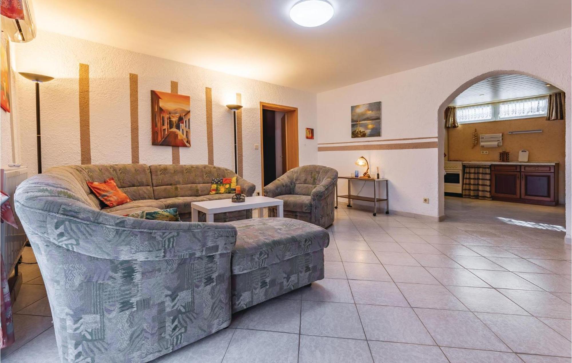 3 Bedroom Awesome Apartment In Pavicini 外观 照片