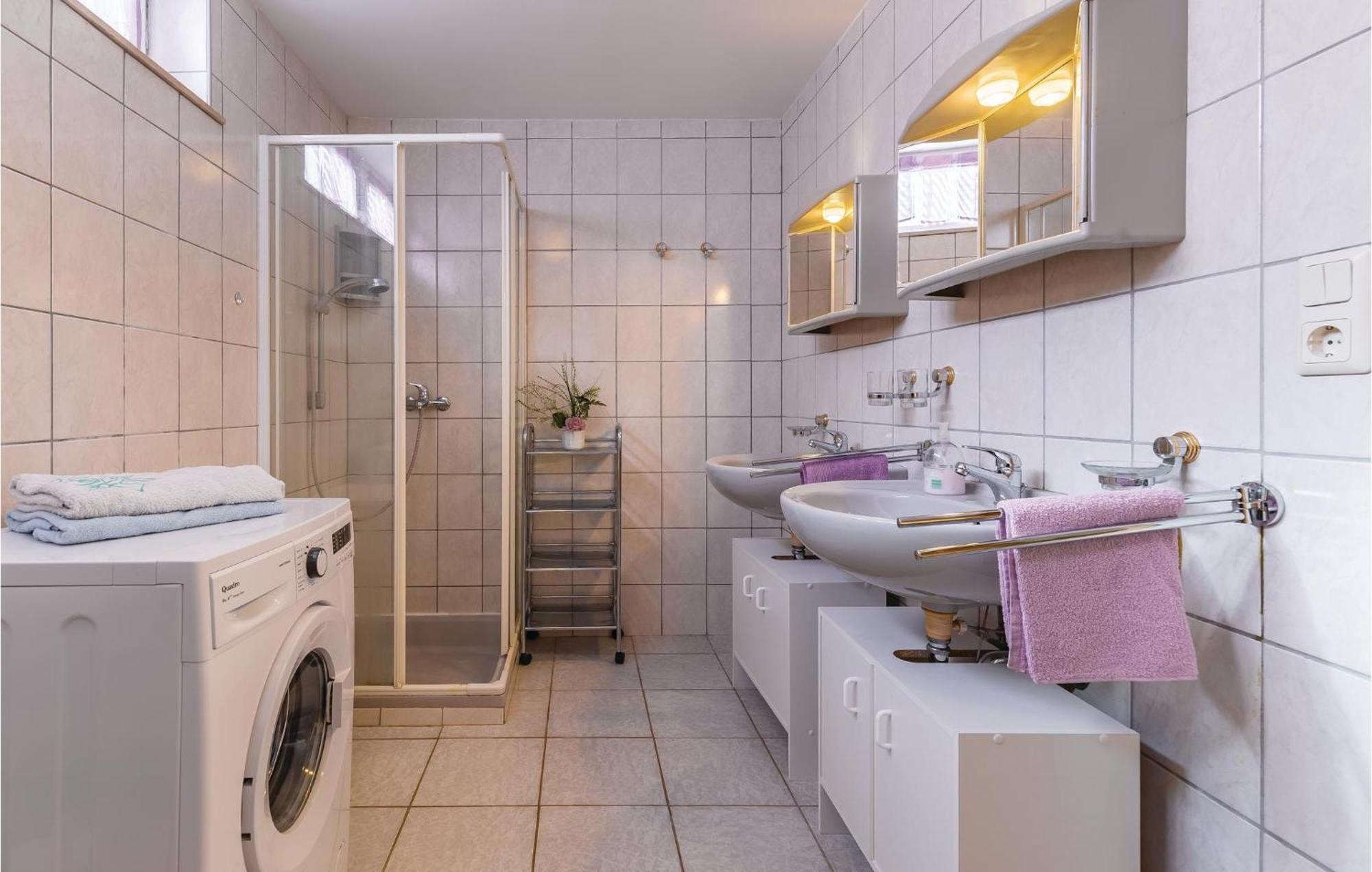 3 Bedroom Awesome Apartment In Pavicini 外观 照片