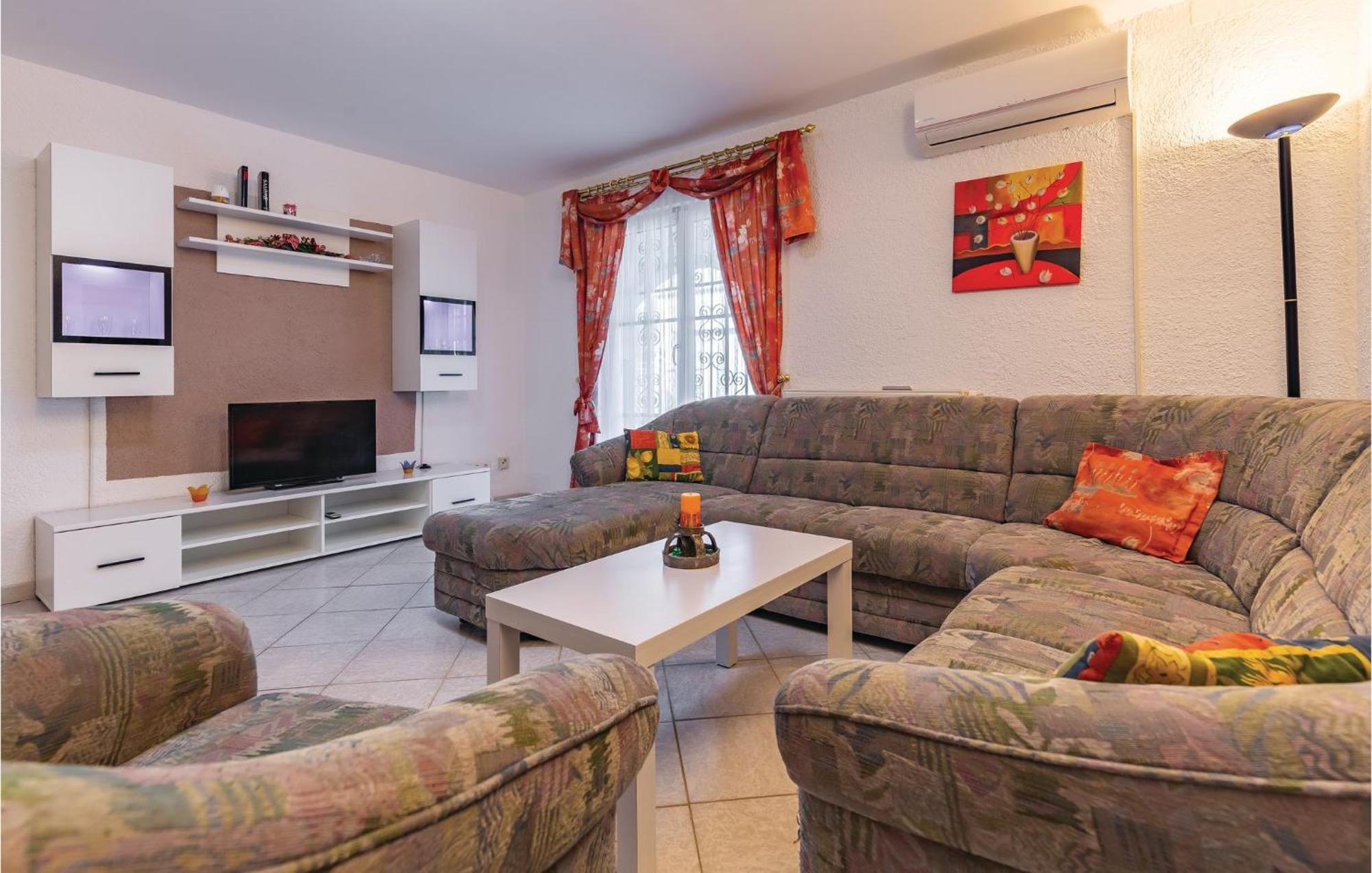 3 Bedroom Awesome Apartment In Pavicini 外观 照片