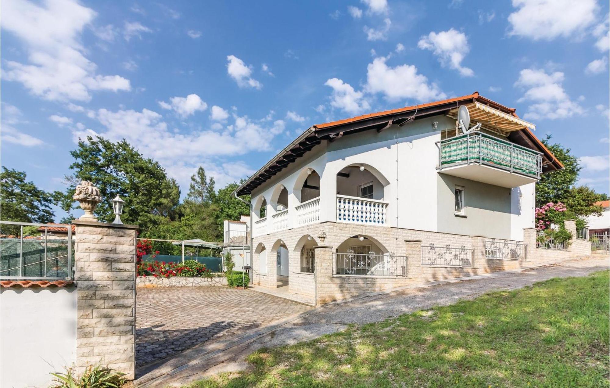 3 Bedroom Awesome Apartment In Pavicini 外观 照片